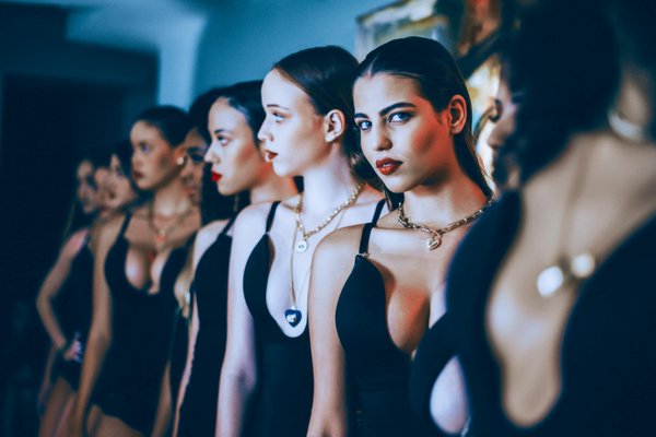 Découvrez comment les bains sonores transforment votre expérience de relaxation et de méditation